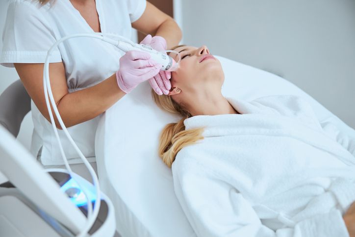 Looking For The Best Facial Tightening Treatment In Sydney? Look No Further! 